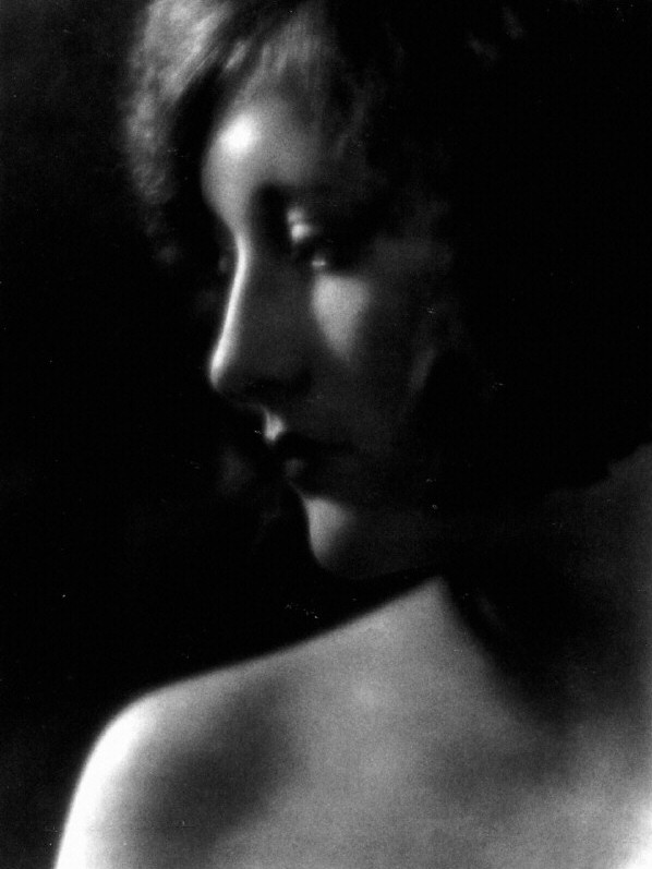 1925. Shot by Clarence Sinclair Bull.