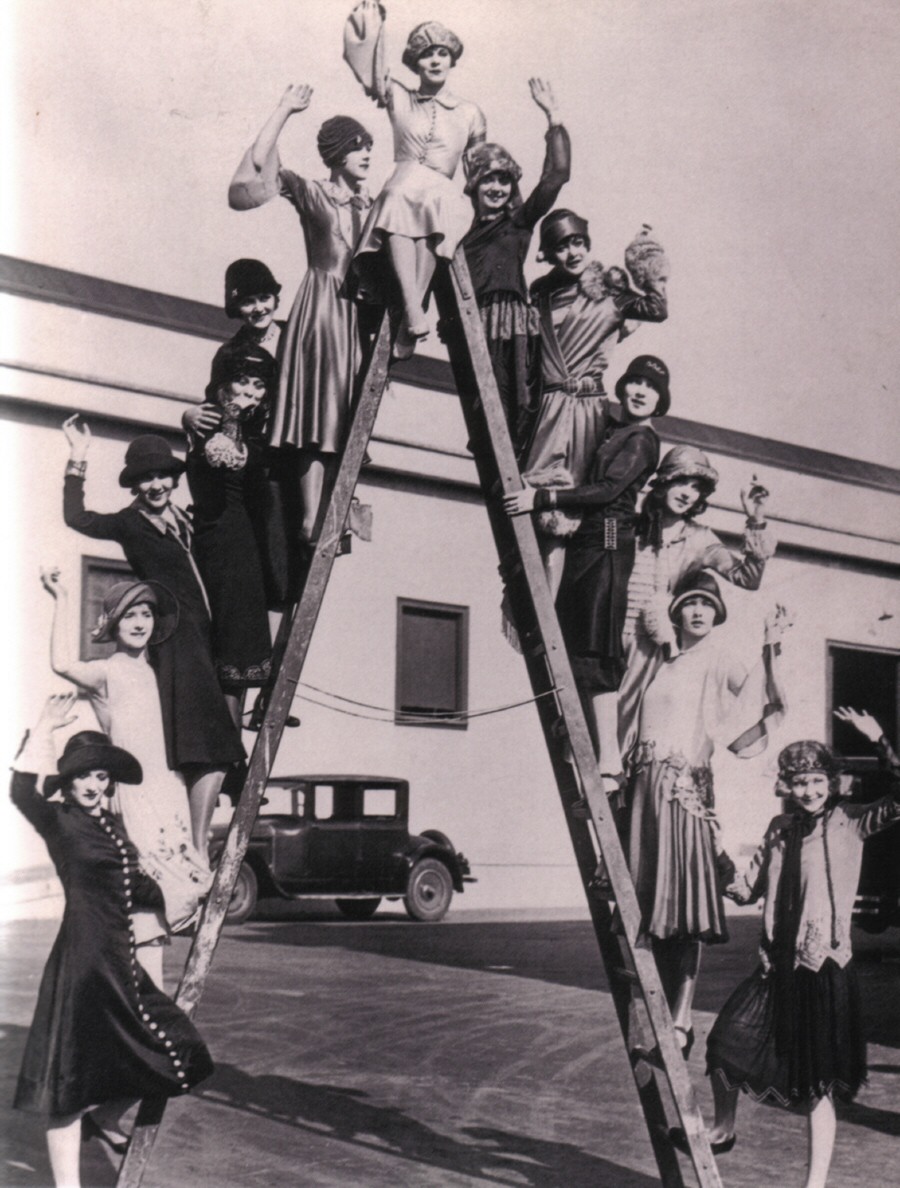 1926 WAMPAS Baby Stars. Joan at lower left.