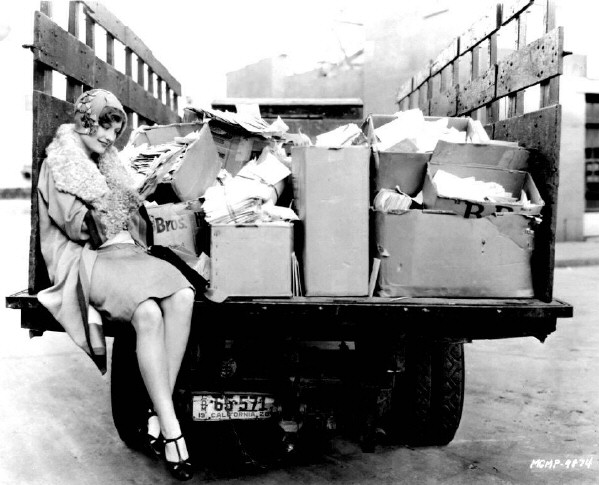 Joan on the MGM lot in 1928 with her mail.