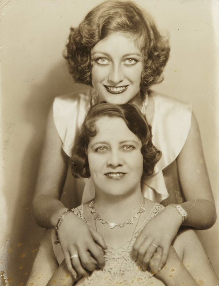 1929. With her mother, Anna Belle. From Joan's personal collection. Auctioned by Doyle New York on 12/7/11.