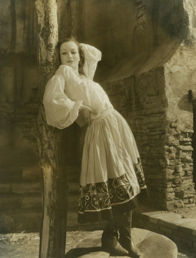 1930 publicity by Hurrell.