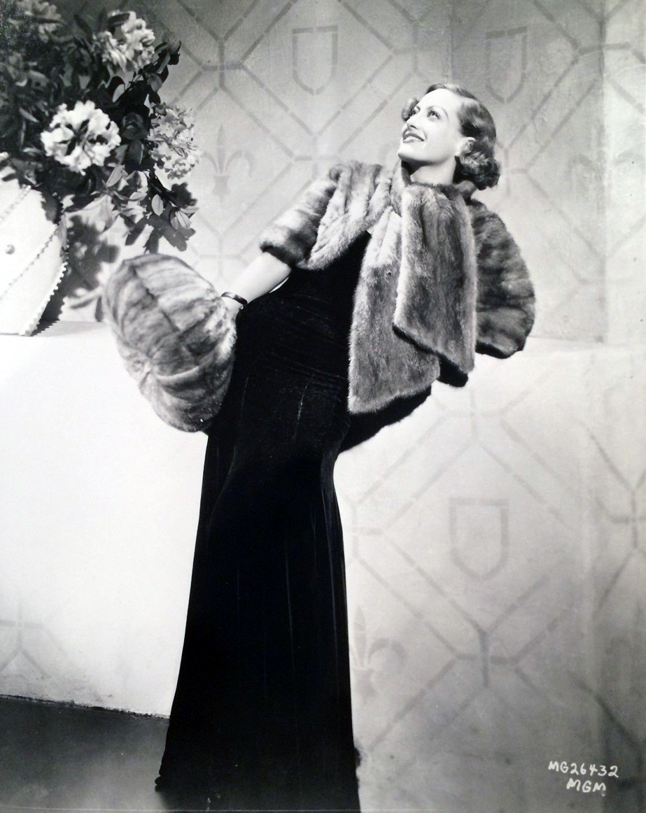 1932 publicity by Clarence Sinclair Bull.