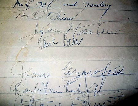 Joan's actual signature at the 'Grand Hotel' premiere.