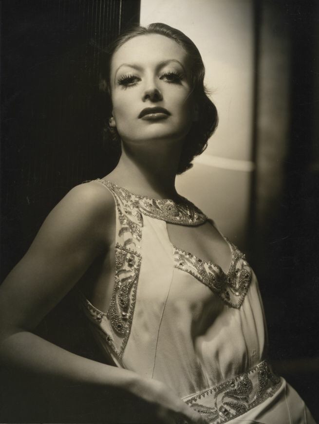 1932. Shot by George Hurrell.