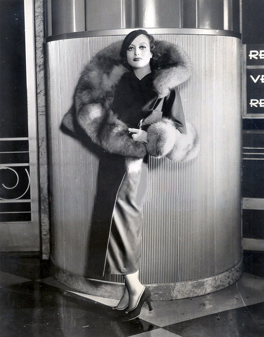 1932. Publicity by Hurrell. 'Letty Lynton' outfit on 'Grand Hotel' set.