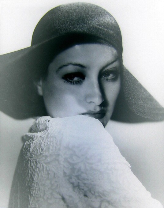 1932 publicity by Hurrell.