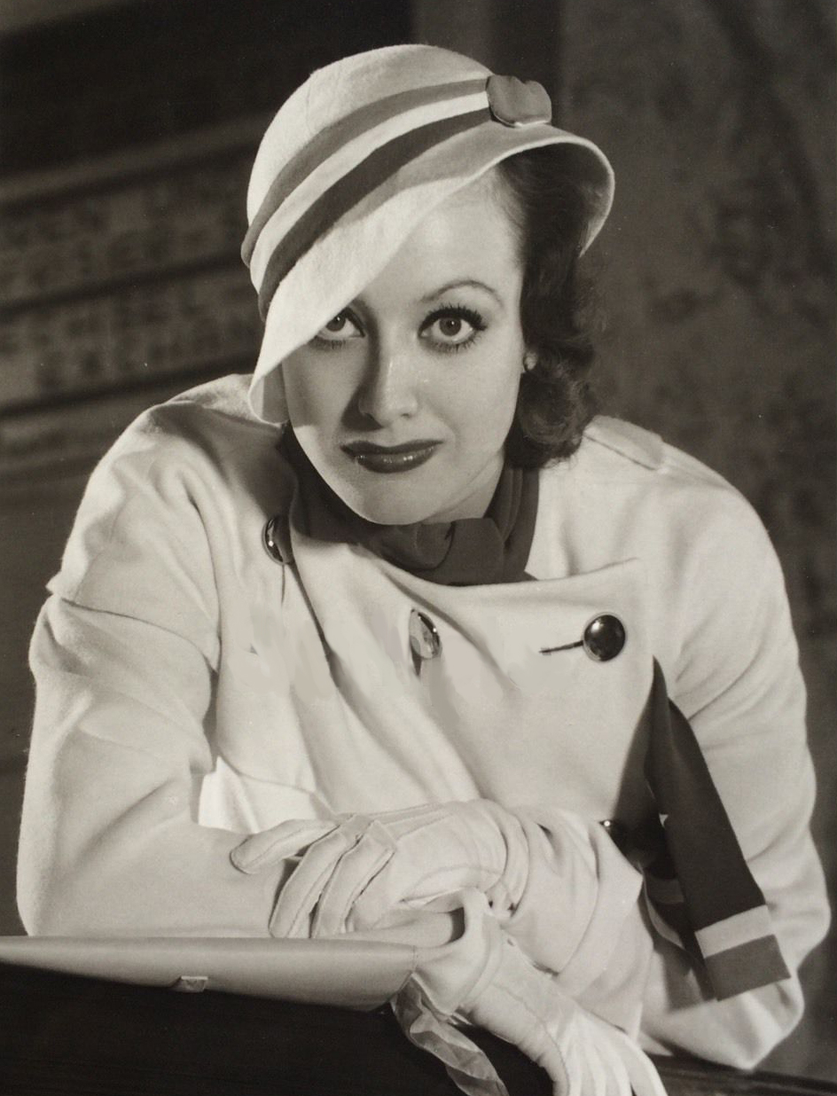 1932 publicity shot by Hurrell.