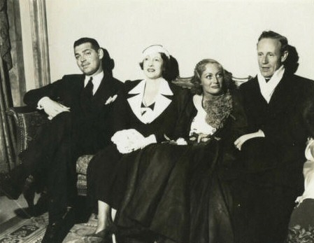 1933. With Clark Gable, his wife Ria Langham, and Leslie Howard.