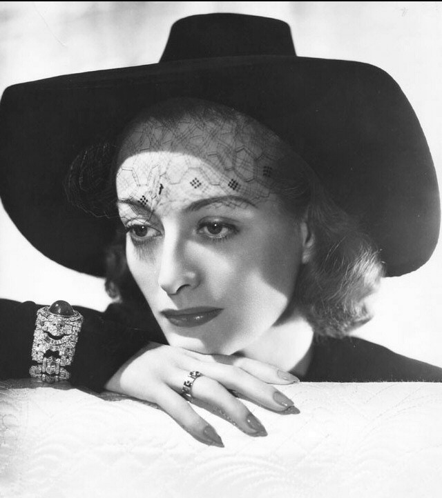 1938 publicity by Laszlo Willinger.