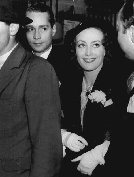 March 1935, with husband Franchot Tone.