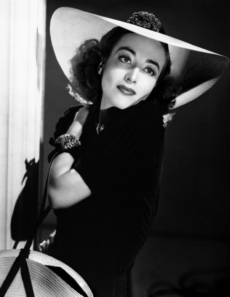 1938 publicity shot by Laszlo Willinger.