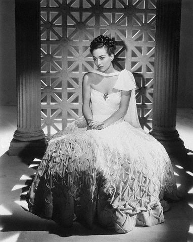 1938, by Laszlo Willinger.