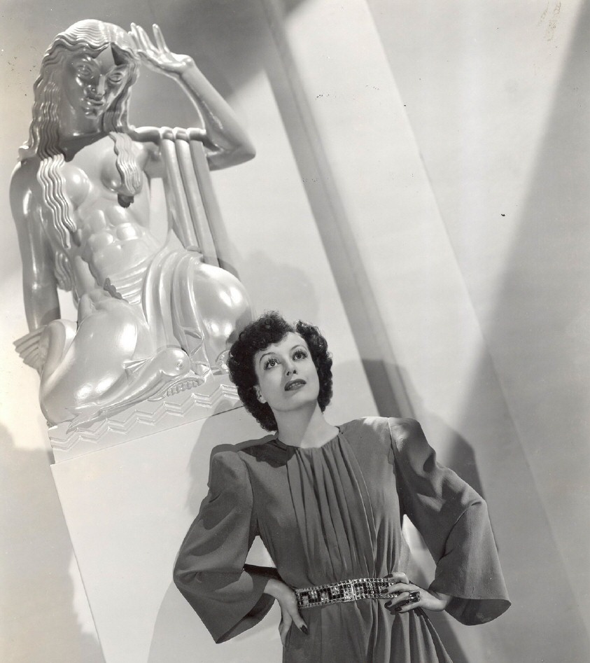 1939 MGM publicity shot by Laszlo Willinger.