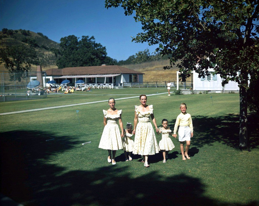 1950 with her kids.