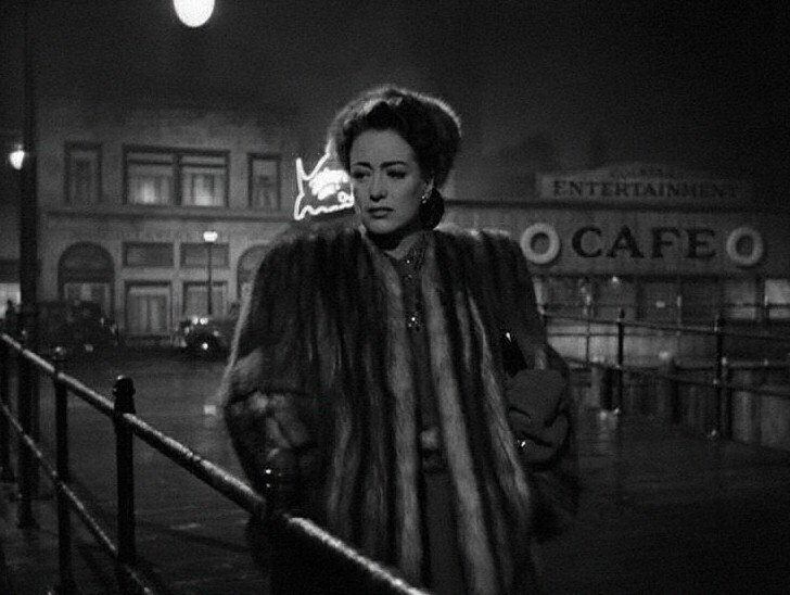 1945. 'Mildred Pierce' screen shot.