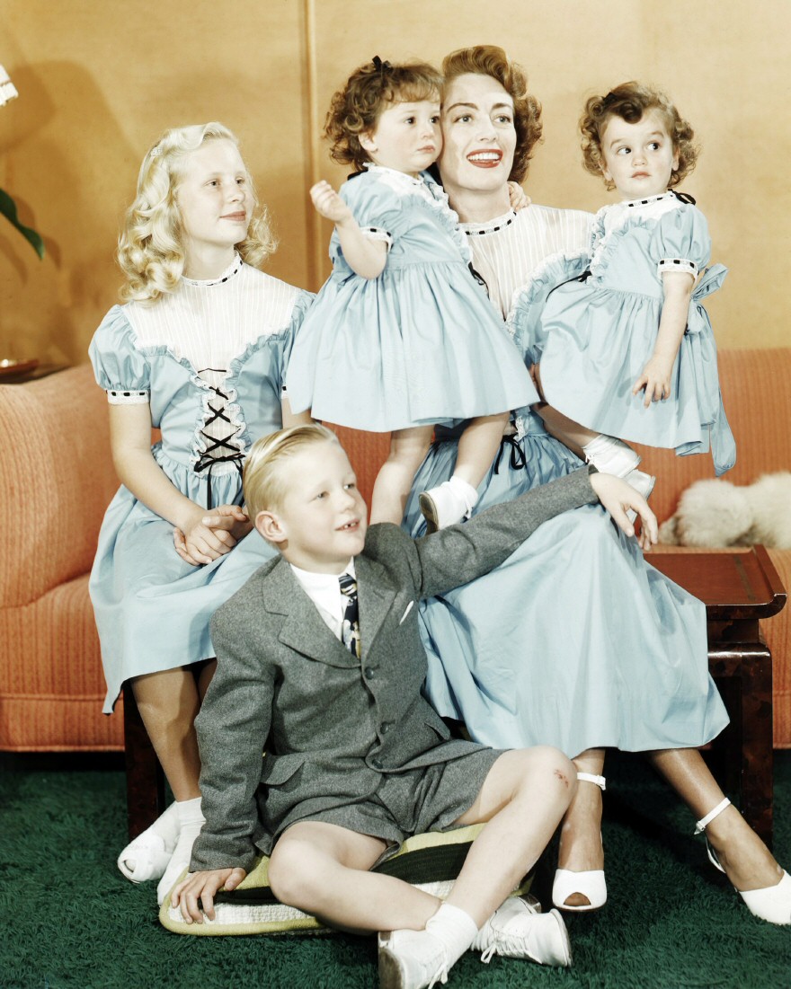 1950 family portrait. (Thanks to Paul.)