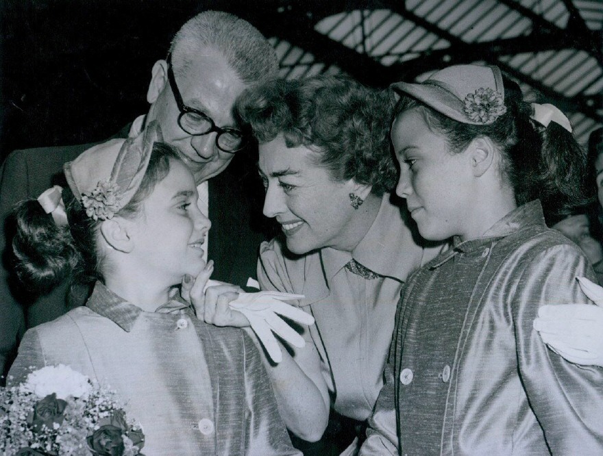 August 1956 with Al Steele and The Twins at London's train station.