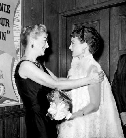 1959. Joan with Ann Blyth.