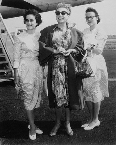 September 4, 1960. Joan and the Twins in New York after their Brazilian cruise.