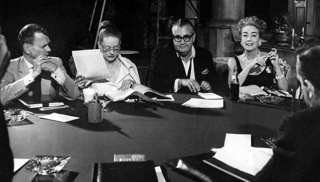 1964. On the set of 'Hush' with Cotten, Davis, Aldrich.