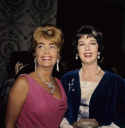 July 1962. At the International Press Honors Awards. With Rosalind Russell. (Thanks to Bryan Johnson.)