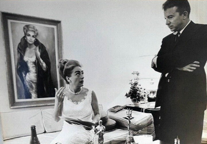 1963. Photo shoot at home for 'Business Week,' with magazine LA chief Tom Self.