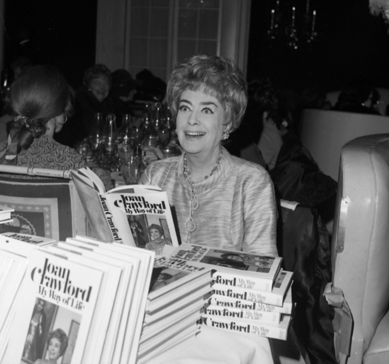 11/8/71. At Chicago's Ambassador Hotel.