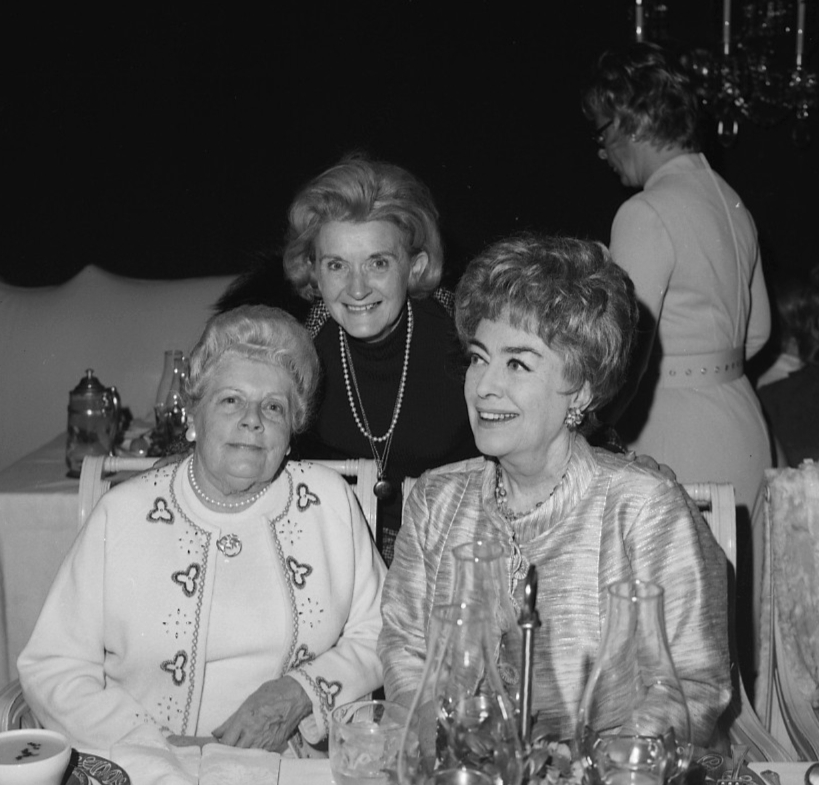 11/8/71 at Chicago's Ambasssador Hotel.