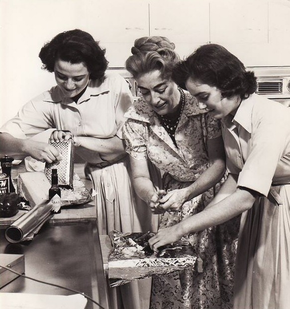 Circa 1961. With the Twins at home. (Thanks to Oliver Geiger.)