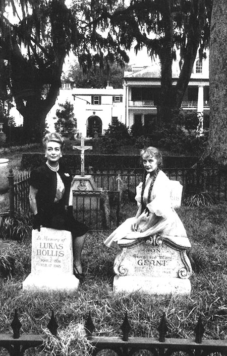 1964. Joan and Bette on the set of 'Hush, Hush...Sweet Charlotte.'