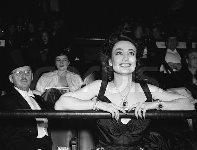 Nov. 7, 1940. At the National Horse Show. Photo: Corbis.