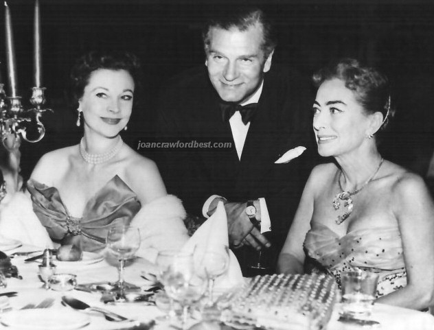 1956. With Vivien Leigh and Laurence Olivier.