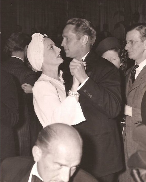 1939. With newly ex-husband Franchot Tone at LA's Cocoanut Grove.