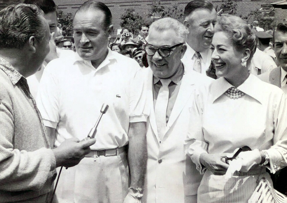 Circa 1958. With sportscaster Harry Wismer, Bob Hope, and husband Al Steele.