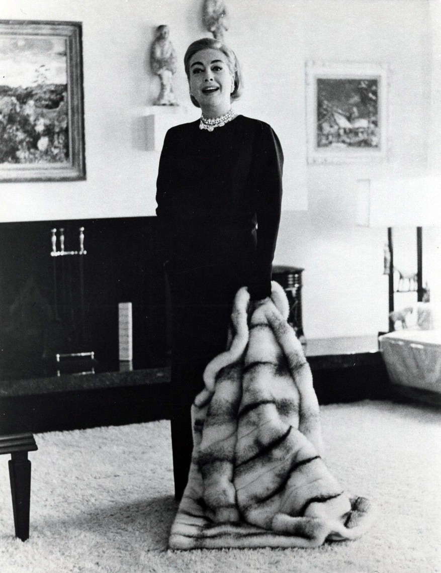 June 30, 1967. At her 5th Avenue apartment with Alixandre fur.