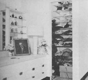 The dressing room, with photo of Al Steele.